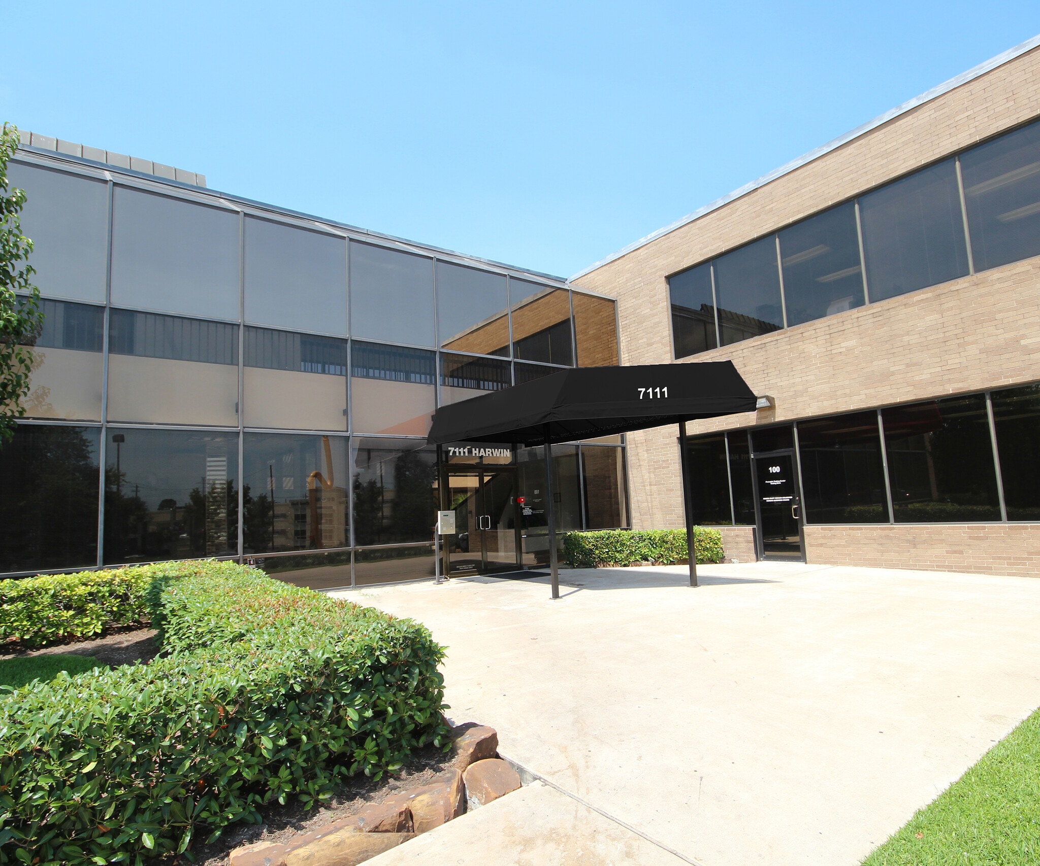 7111 Harwin Dr, Houston, TX for lease Primary Photo- Image 1 of 6