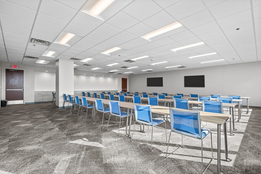 7900 International Dr, Bloomington, MN à louer - Photo intérieure - Image 3 de 4