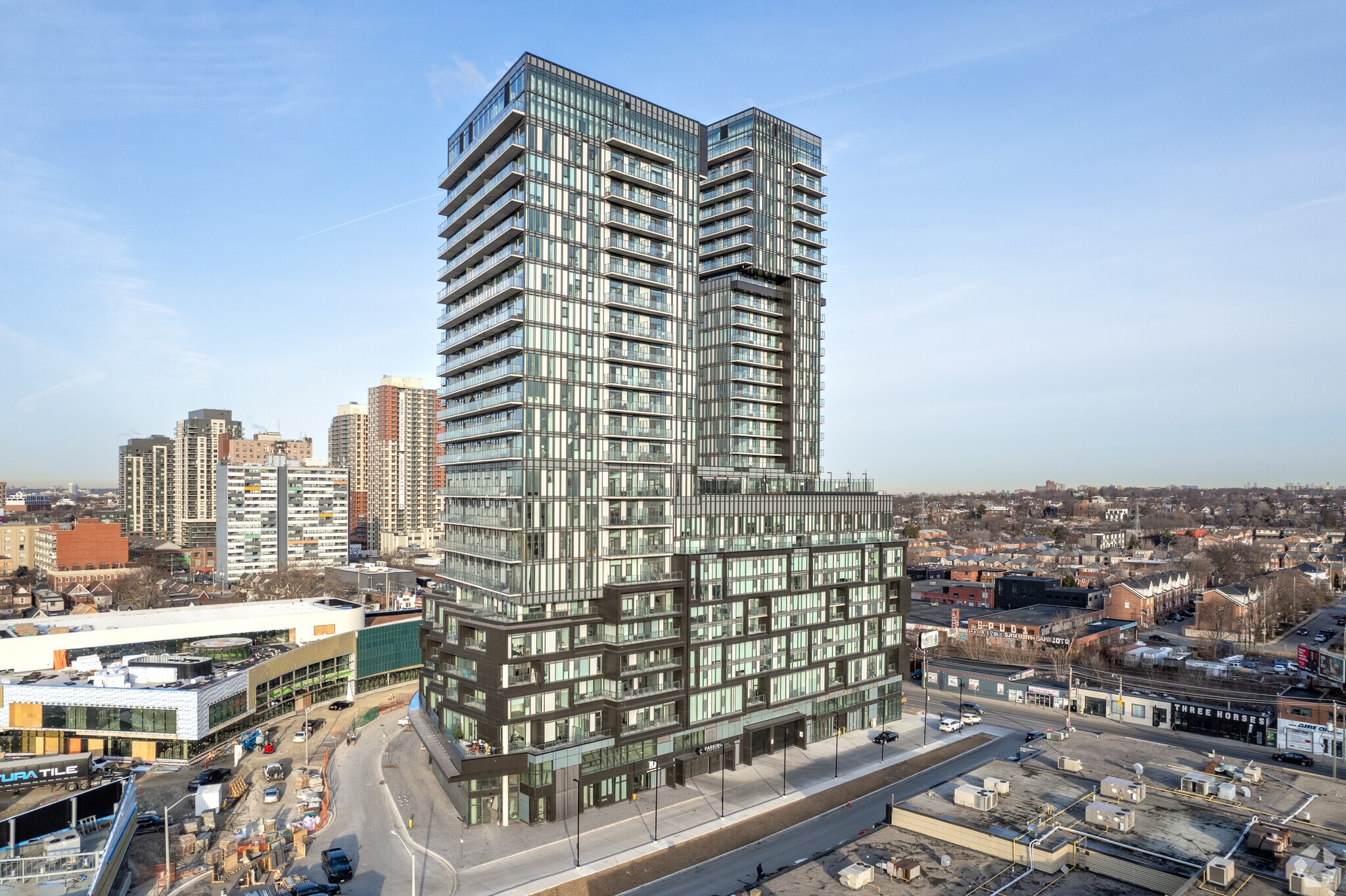 1245 Dupont St, Toronto, ON à louer Photo principale- Image 1 de 5