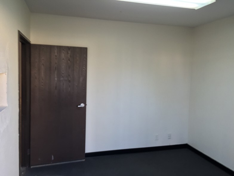 1433 W Linden St, Riverside, CA à louer - Photo du bâtiment - Image 2 de 9