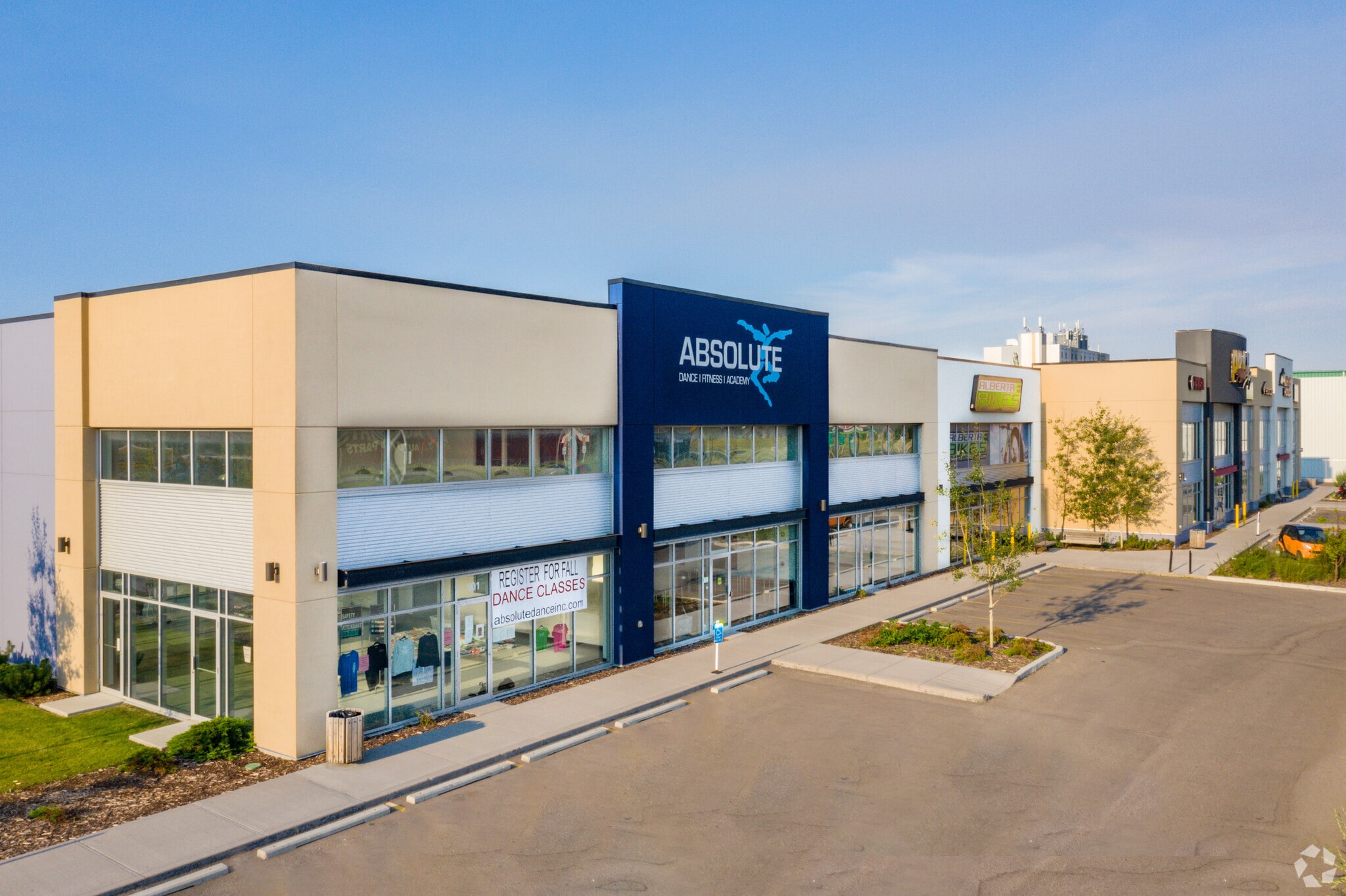 620-630 Mcknight Blvd NE, Calgary, AB for lease Building Photo- Image 1 of 5