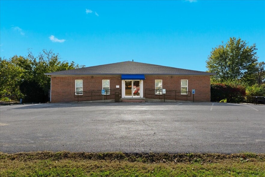 617 Mulberry St, Elizabethtown, KY for sale - Building Photo - Image 1 of 59