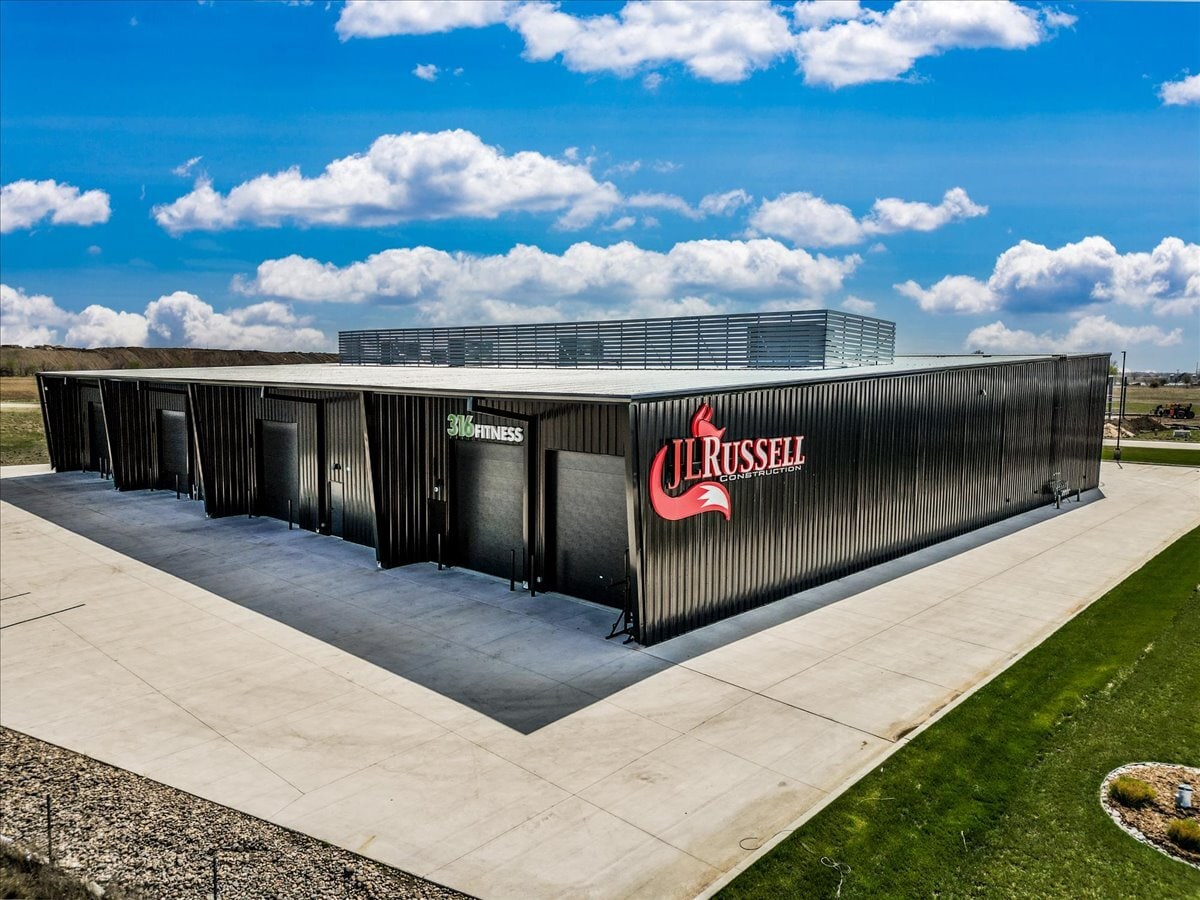 4078 N Hoover Ct, Wichita, KS for lease Primary Photo- Image 1 of 27