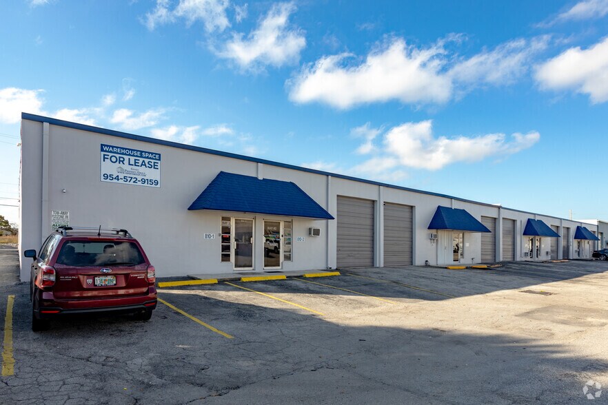 710-716 NW 57th St, Fort Lauderdale, FL à louer - Photo du bâtiment - Image 1 de 10