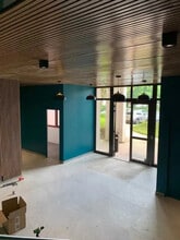 1 Rue De Terre Neuve, Les Ulis for lease Interior Photo- Image 1 of 6