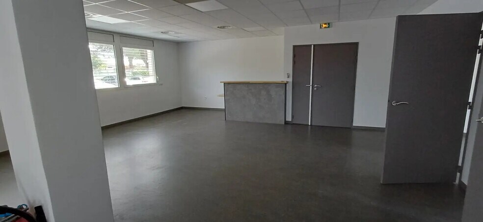 Office in Baillargues for lease - Interior Photo - Image 3 of 5