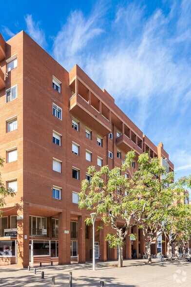 Carrer del Marquès de Monistrol, 19, Sant Joan Despí, Barcelona for sale - Building Photo - Image 2 of 2