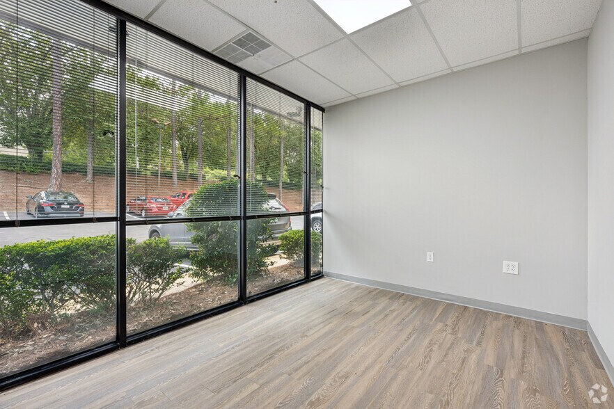 2660 Holcomb Bridge Rd, Roswell, GA à louer - Photo intérieure - Image 3 de 50