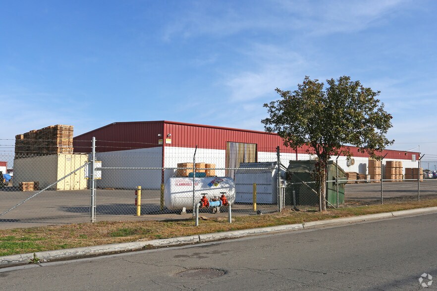 5455 S Villa Ave, Fresno, CA à vendre - Photo du bâtiment - Image 2 de 4