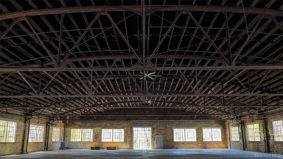 397 Broadway, Monticello, NY à vendre - Photo intérieure - Image 3 de 3