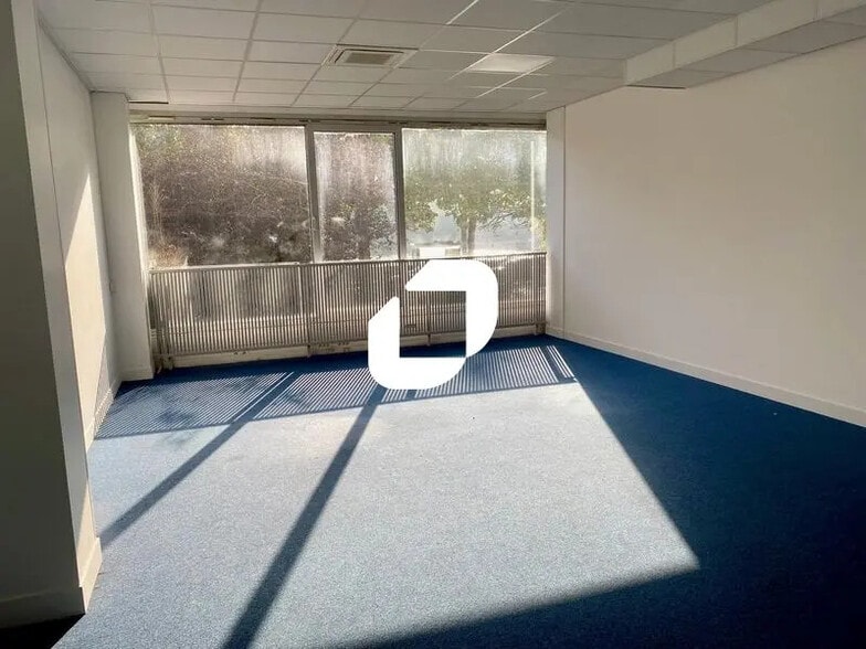 Bureau dans Suresnes à vendre - Photo intérieure - Image 2 de 9