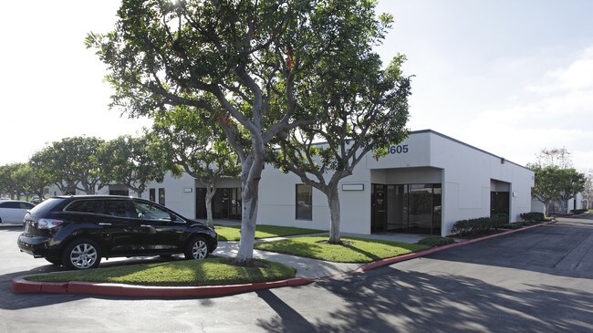 Plus de détails pour 3605 W MacArthur Blvd, Santa Ana, CA - Industriel à louer