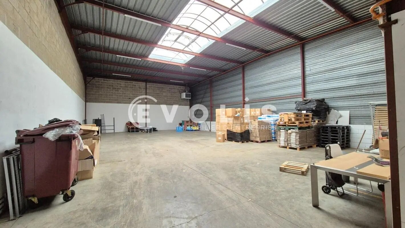 Flex in Collégien for lease Building Photo- Image 1 of 10