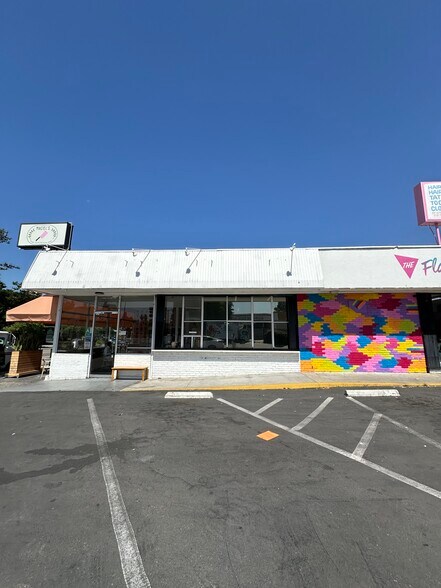 5933-5939 York Blvd, Los Angeles, CA à louer - Photo du bâtiment - Image 2 de 6