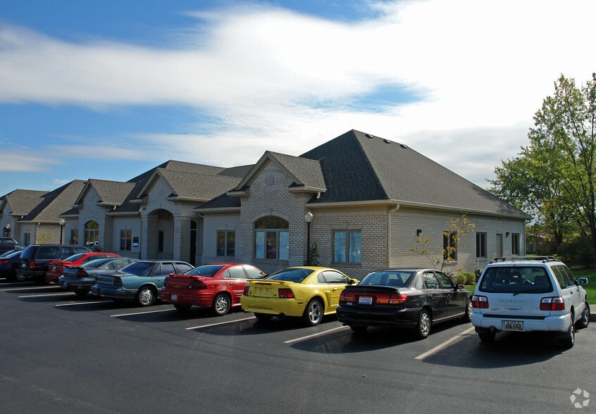 55-90 Rhoads Center Dr, Dayton, OH for lease - Building Photo - Image 3 of 9