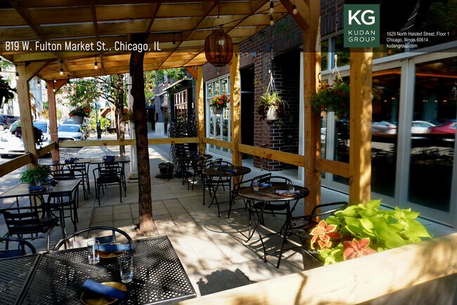 Plus de détails pour 819 W Fulton St, Chicago, IL - Commerce de détail à louer
