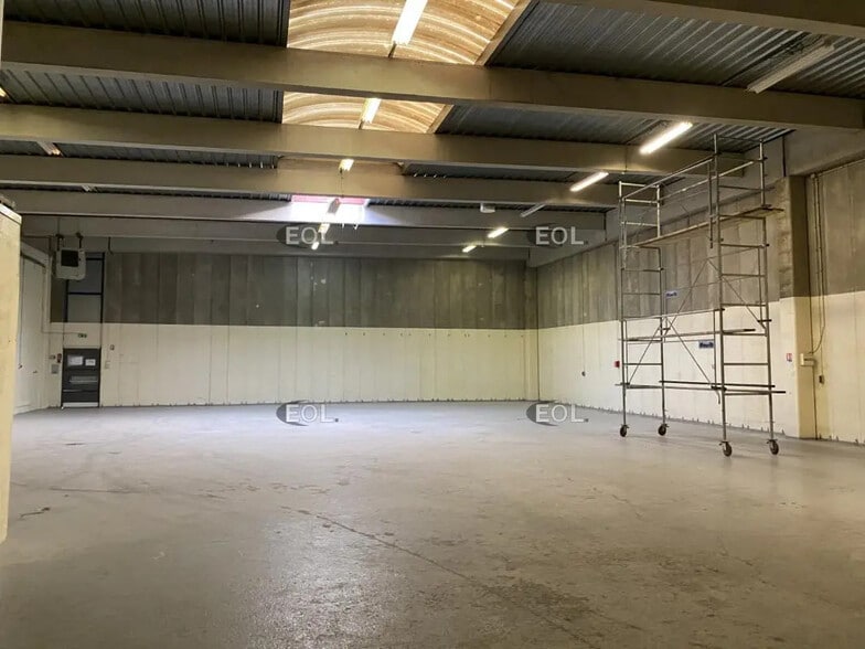 Flex in Argenteuil for lease - Interior Photo - Image 3 of 7