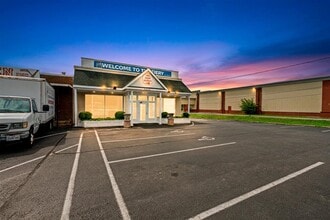7535 Williamson Rd, Roanoke, VA for lease Interior Photo- Image 2 of 24