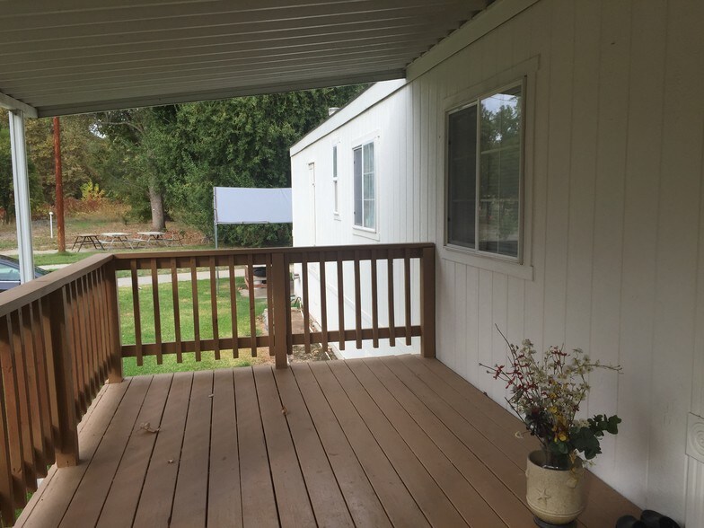24680 Hidden Harbor Dr, Los Molinos, CA à vendre - Photo du bâtiment - Image 3 de 8