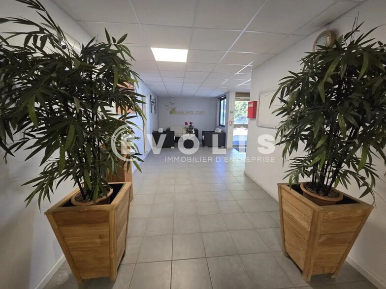 Bureau dans Gometz-la-Ville à louer - Photo intérieure - Image 2 de 9