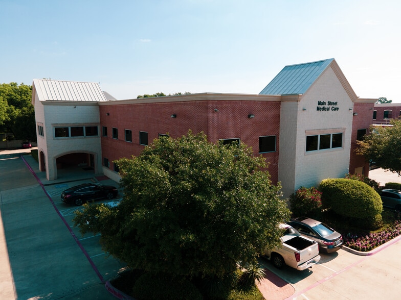 571 W Main St, Lewisville, TX for lease - Building Photo - Image 3 of 9