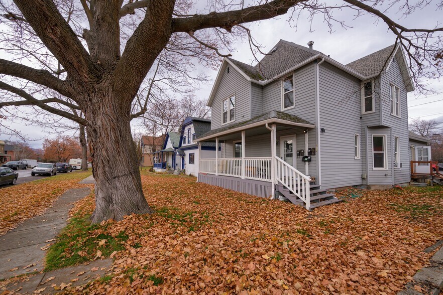 512 S 2nd St W, Missoula, MT à vendre - Photo du bâtiment - Image 2 de 35