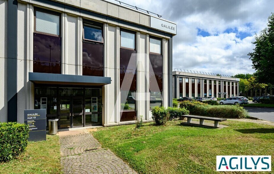 Flex in Antony for lease - Building Photo - Image 2 of 7