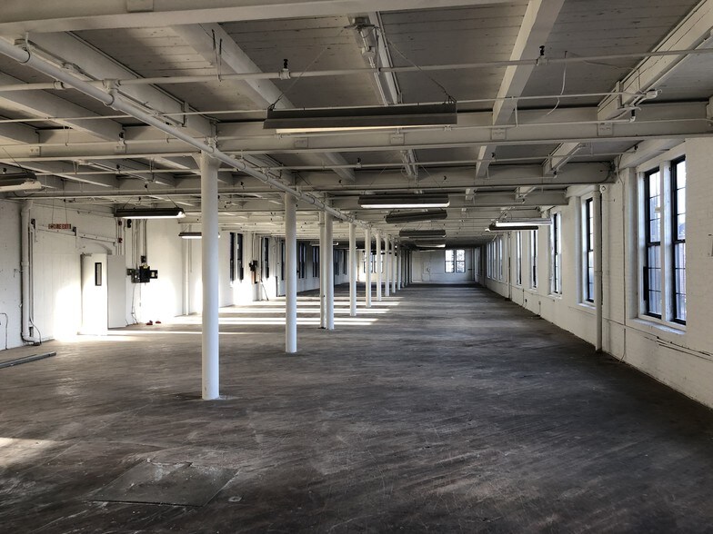 69 King St, Dover, NJ à louer - Photo intérieure - Image 3 de 9