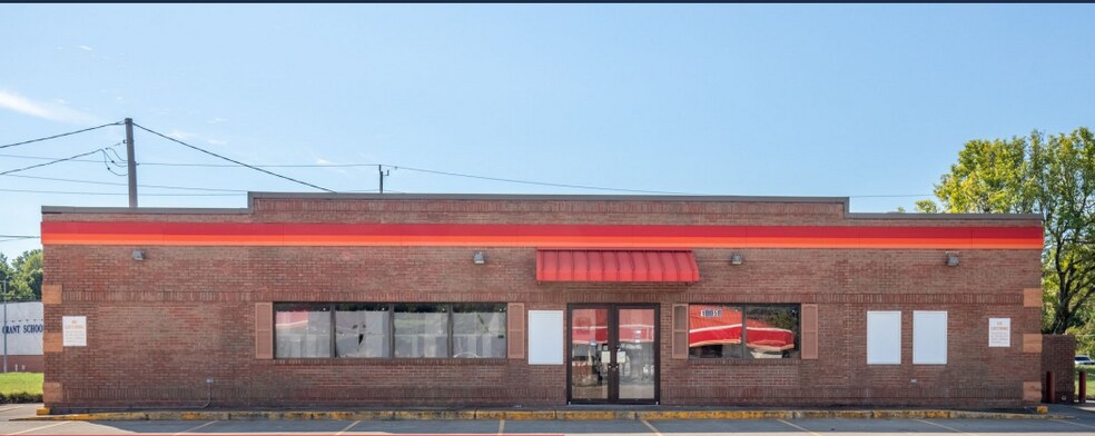 10050 St. Clair Ave, Fairview Heights, IL for sale - Building Photo - Image 2 of 4