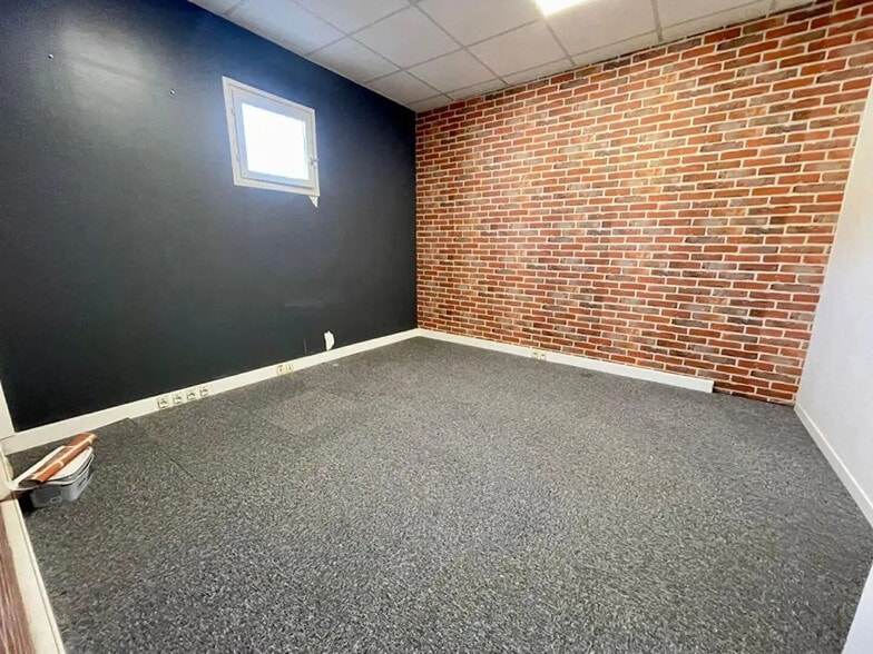 Bureau dans Pont-Sainte-Maxence à louer - Photo intérieure - Image 3 de 5