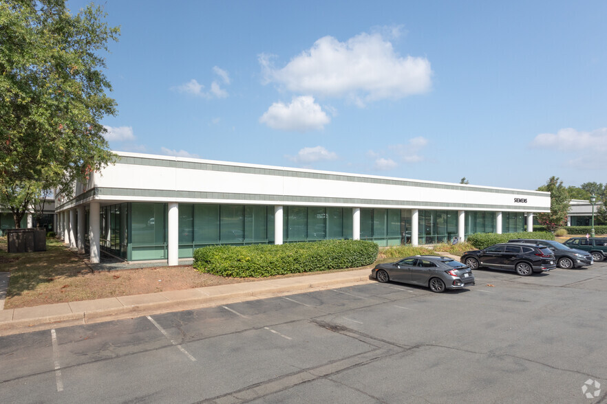 4510 Daly Dr, Chantilly, VA for lease - Building Photo - Image 2 of 3