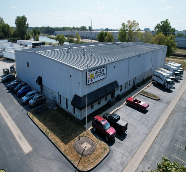 4601-4608 Crossroads Industrial Dr, Bridgeton, MO à louer - Photo du bâtiment - Image 3 de 11