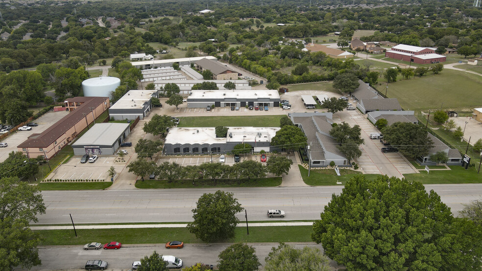 4734 Benbrook Blvd, Benbrook, TX for lease - Building Photo - Image 1 of 17