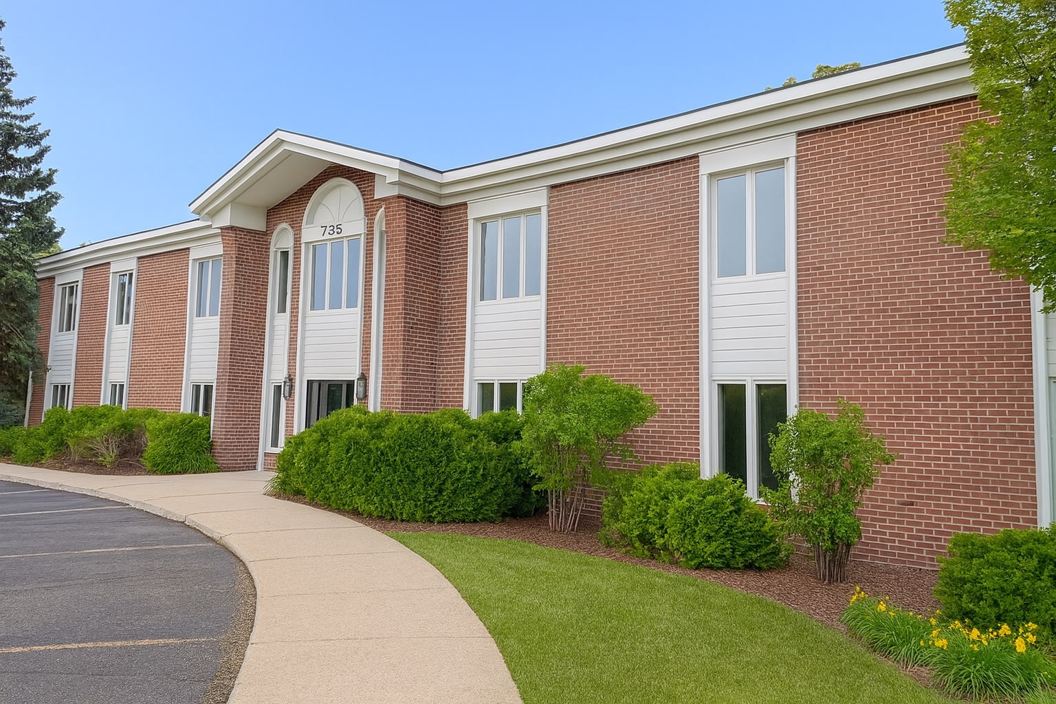 735 S Garfield Ave, Traverse City, MI for lease Primary Photo- Image 1 of 6