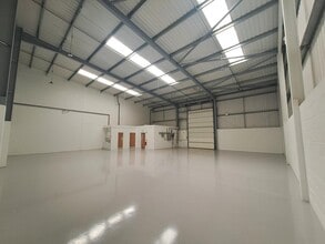 Bilton Way, Luton for lease Interior Photo- Image 2 of 3