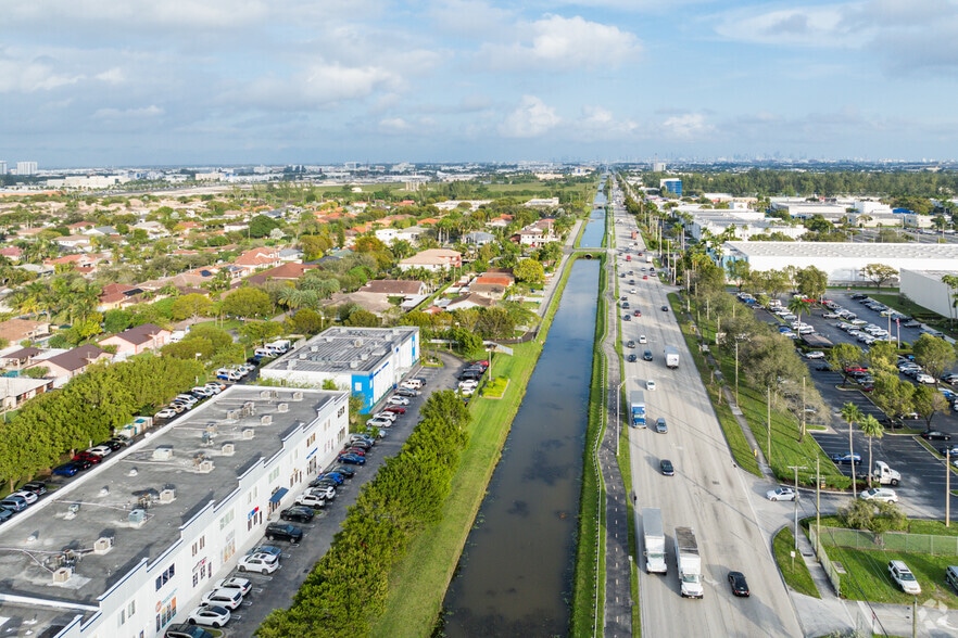 2550 NW 100th Ave, Doral, FL à louer - Aérien - Image 3 de 34