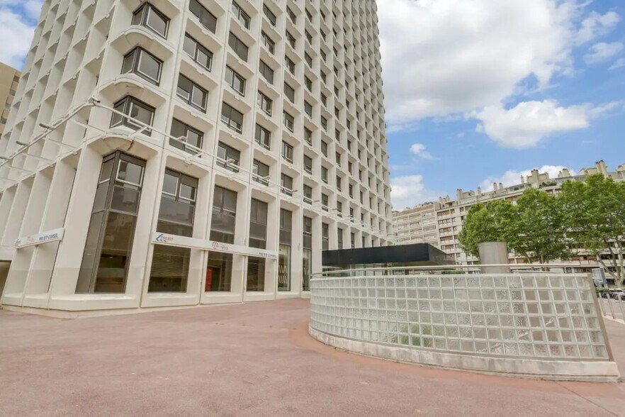 65 Avenue Jules Cantini, Marseille à louer - Photo du bâtiment - Image 3 de 21