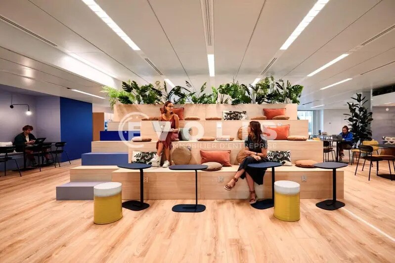 Office in Paris for lease Interior Photo- Image 1 of 10