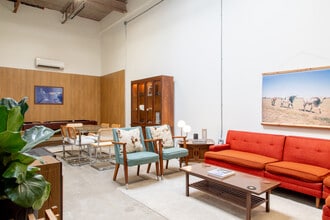 945 Allene Ave SW, Atlanta, GA à louer Photo du bâtiment- Image 2 de 6