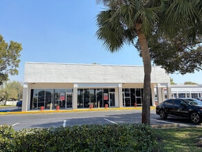 7118-7170 N Nob Hill Rd, Tamarac, FL à louer Photo du bâtiment- Image 1 de 13