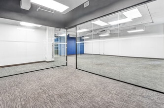 111 Peter St, Toronto, ON à louer Photo intérieure- Image 2 de 3