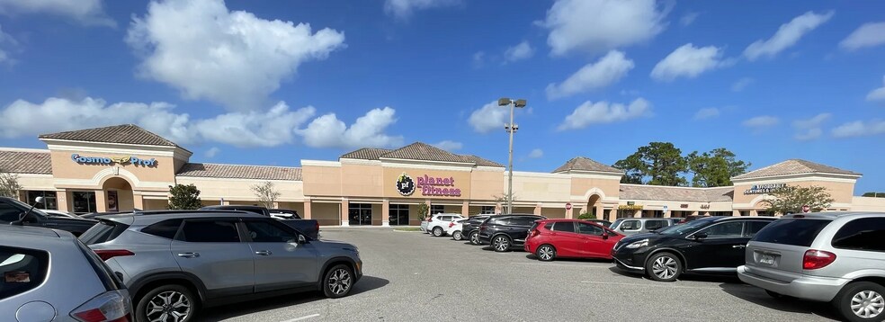 686-728 Cheney Hwy, Titusville, FL à louer - Photo du bâtiment - Image 3 de 24