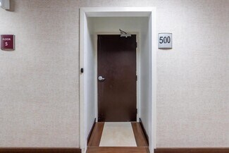 Plus de détails pour 12550 Biscayne Blvd, North Miami, FL - Bureau à louer