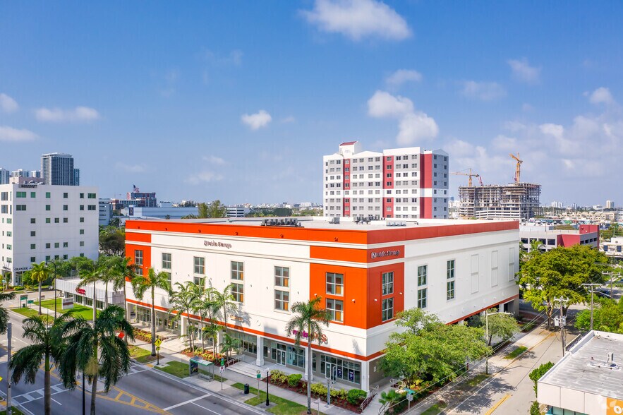 2336 Biscayne Blvd, Miami, FL à louer - Photo du bâtiment - Image 2 de 3