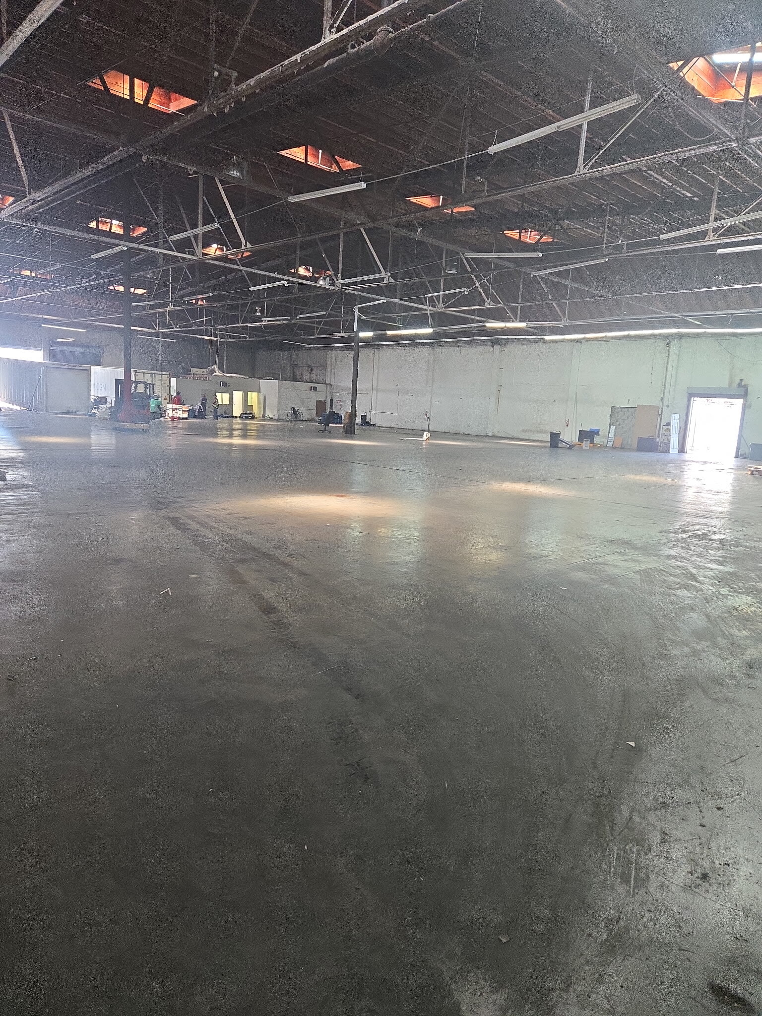 4851 S Alameda St, Los Angeles, CA for lease Interior Photo- Image 1 of 5