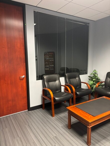 8310 S Valley Hwy, Englewood, CO for lease - Lobby - Image 3 of 14