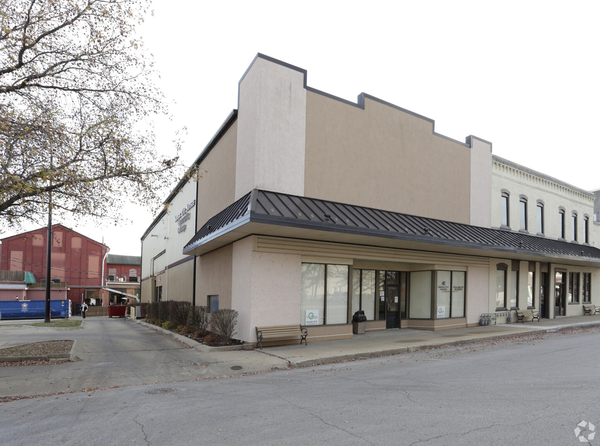 215-225 Cherokee St, Leavenworth, KS for lease Primary Photo- Image 1 of 3
