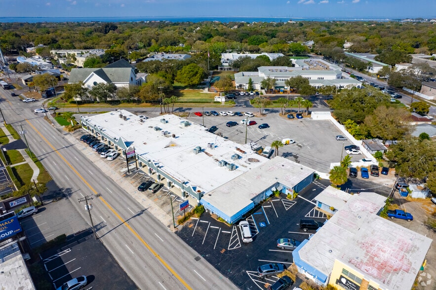 4245 Henderson Blvd, Tampa, FL à louer - Photo du bâtiment - Image 3 de 9