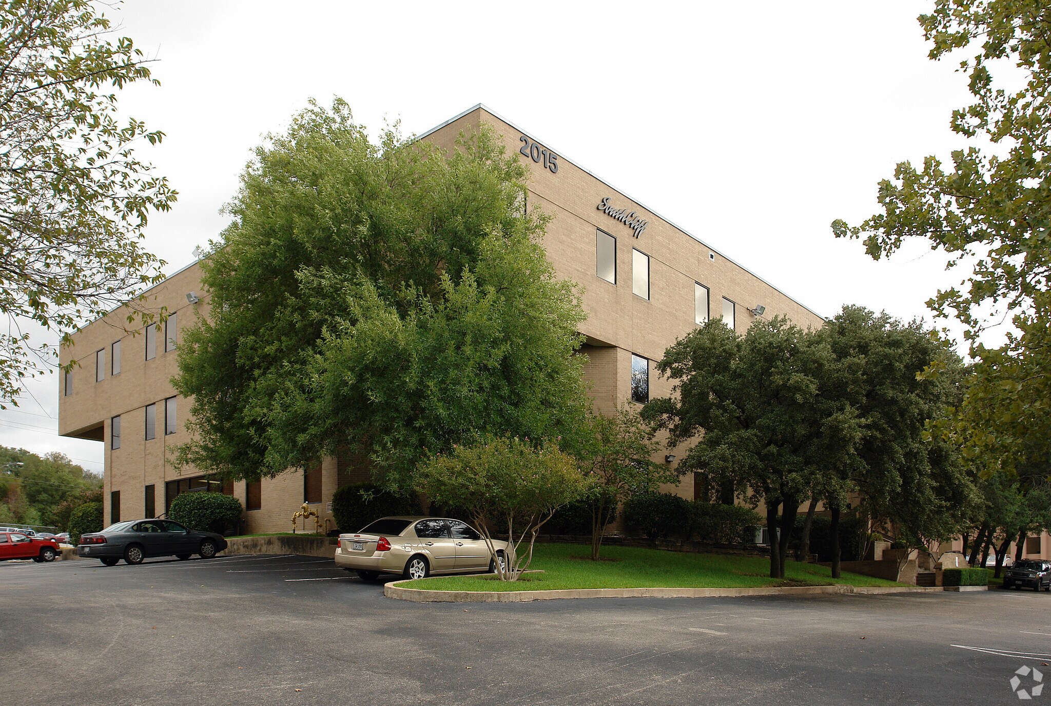 2015 S Interstate 35, Austin, TX à louer Photo du bâtiment- Image 1 de 8