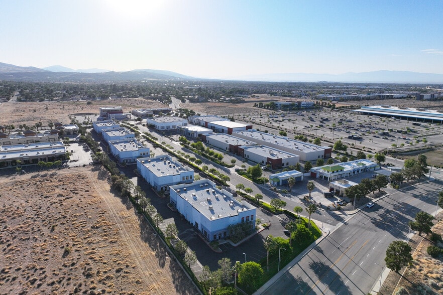 514 Commerce Ave, Palmdale, CA for sale - Building Photo - Image 3 of 70
